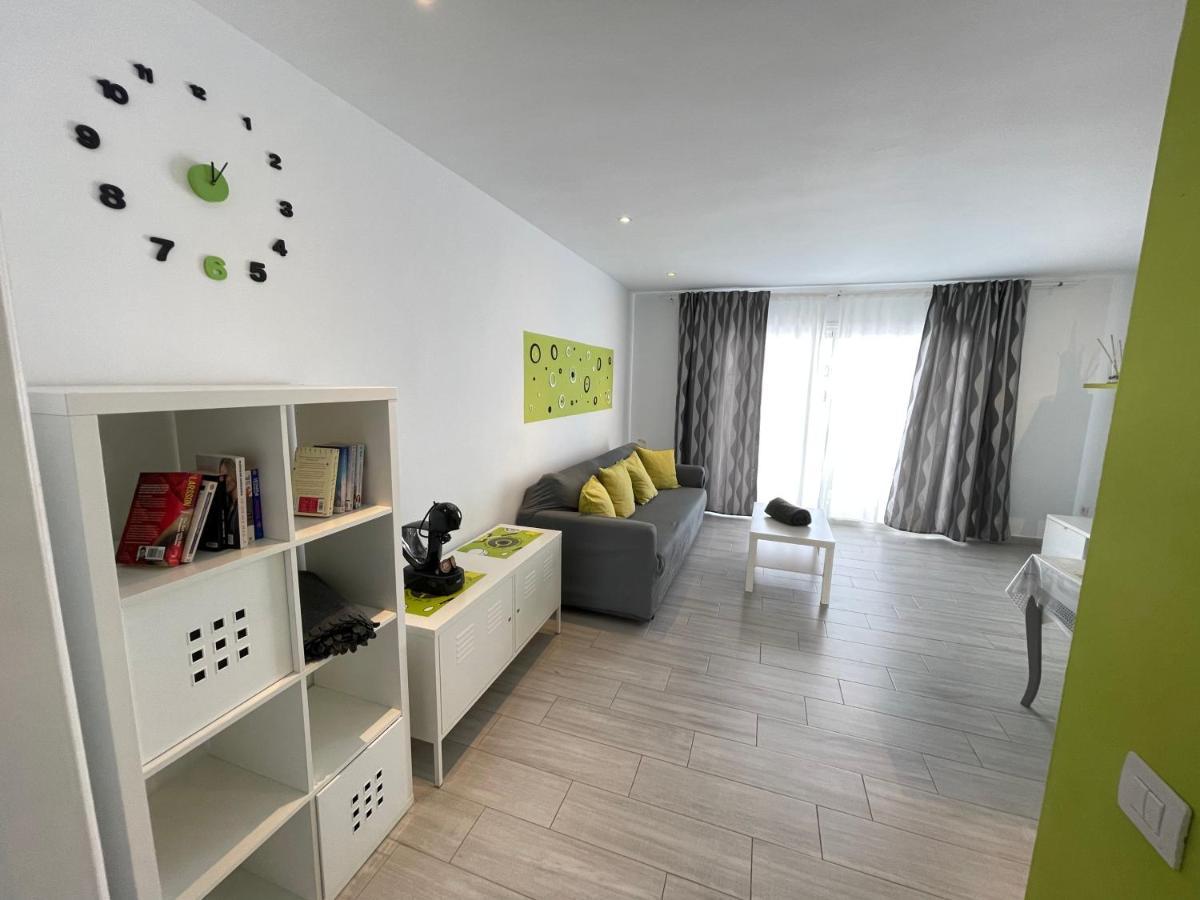 Pistachio Apartment 323 - Lanzarote Apartment Costa Teguise Eksteriør bilde
