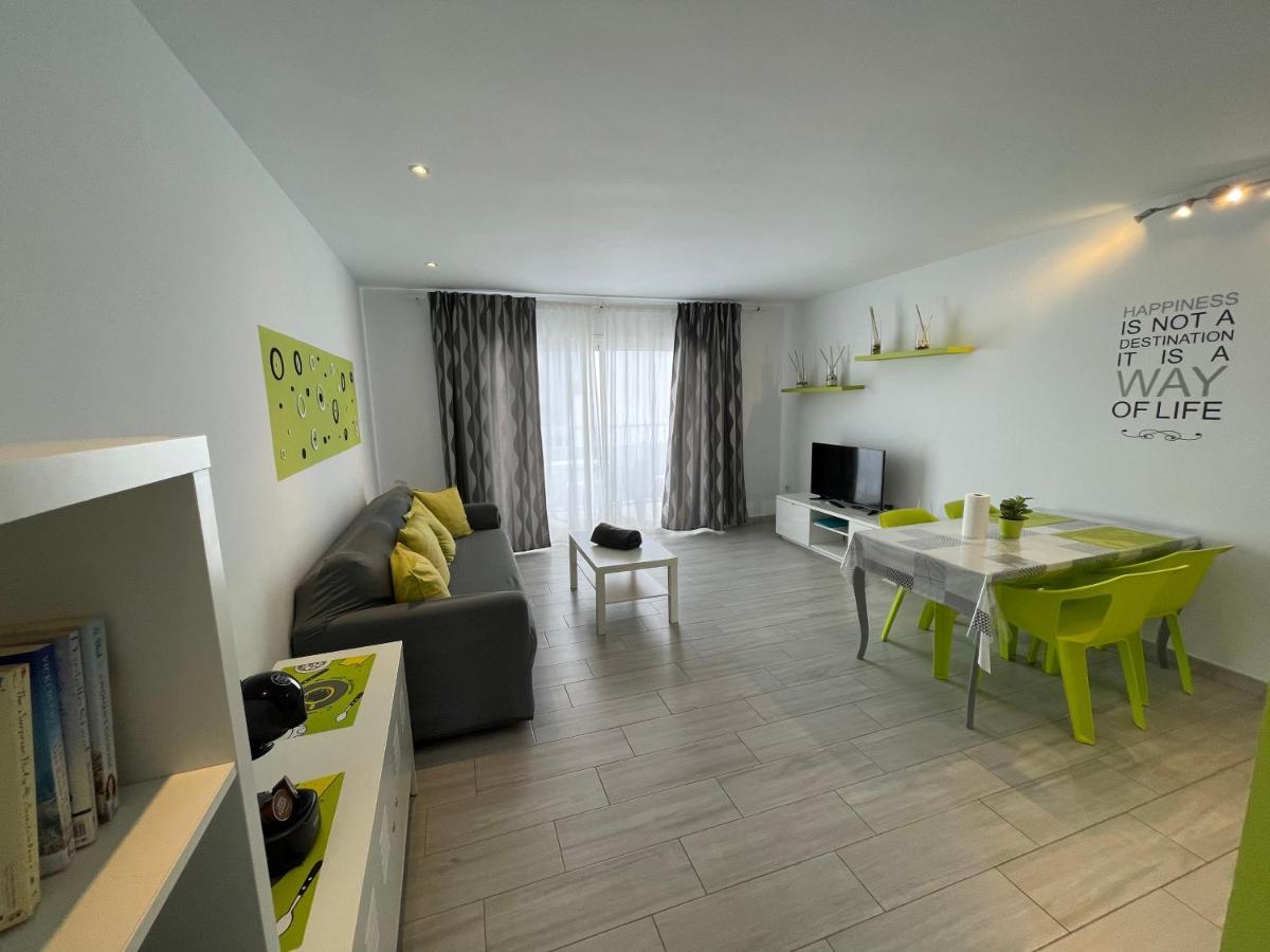 Pistachio Apartment 323 - Lanzarote Apartment Costa Teguise Eksteriør bilde
